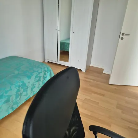 Rum i privatbostad In Shared Apartment-close To Transport