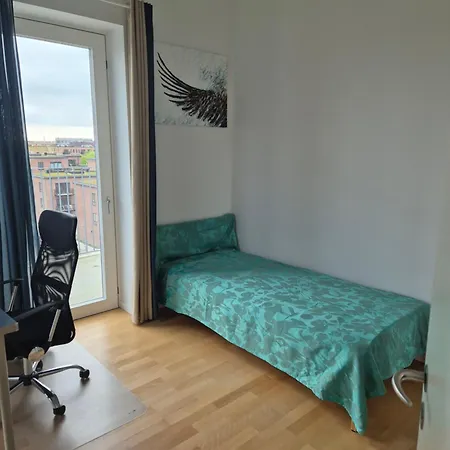 In Shared Apartment-close To Transport Rum i privatbostad Ballerup